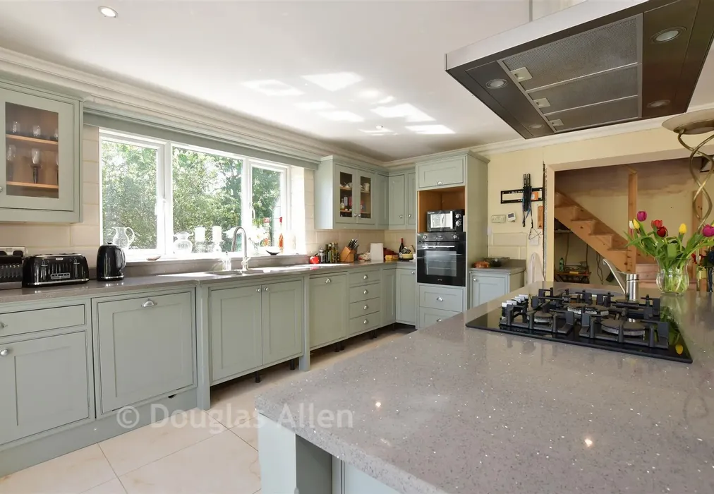 Lounge/Kitchen/ Dining Room - Mount End, Theydon Mount, Epping, Essex - Wards of Kent