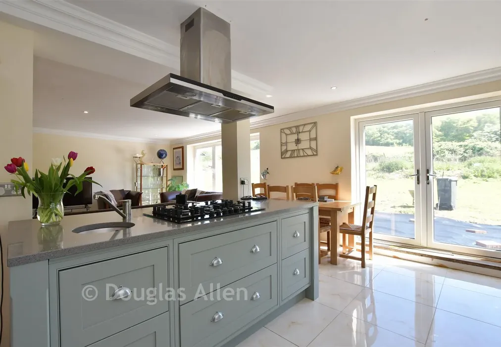 Lounge/Kitchen/ Dining Room - Mount End, Theydon Mount, Epping, Essex - Wards of Kent