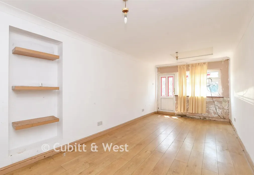 Guest Room 1 - Limpsfield Road, Warlingham, Surrey - Wards of Kent