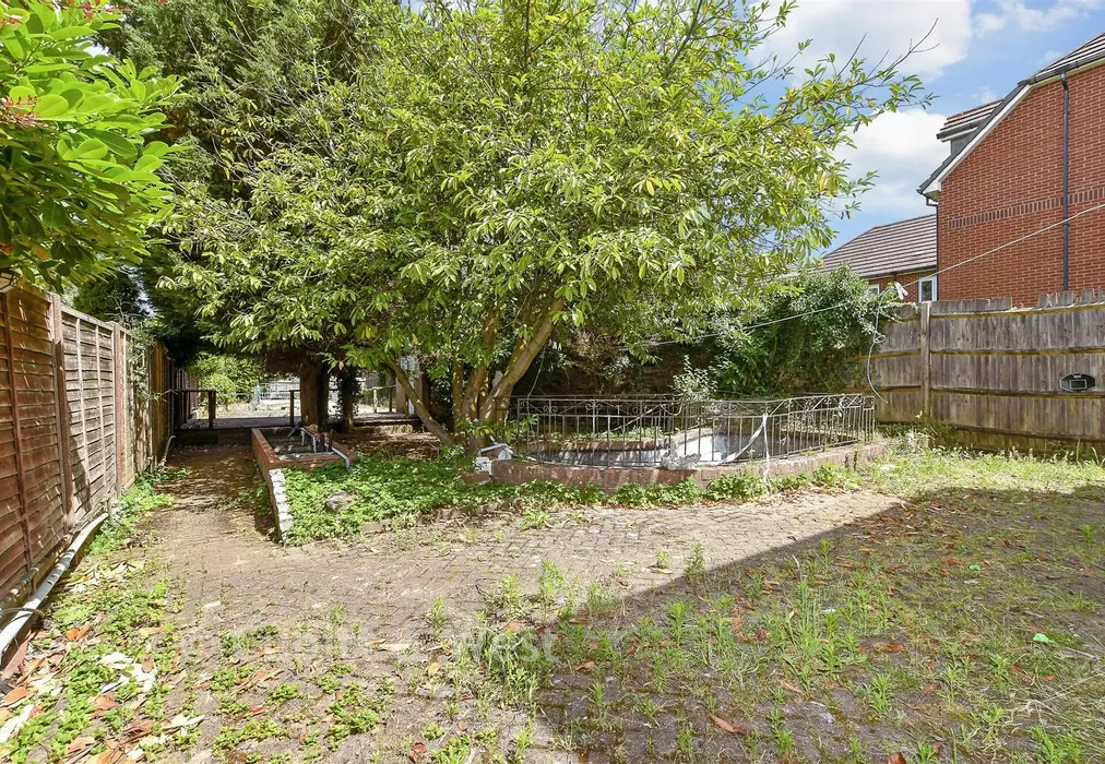 Rear Garden - Limpsfield Road, Warlingham, Surrey - Wards of Kent