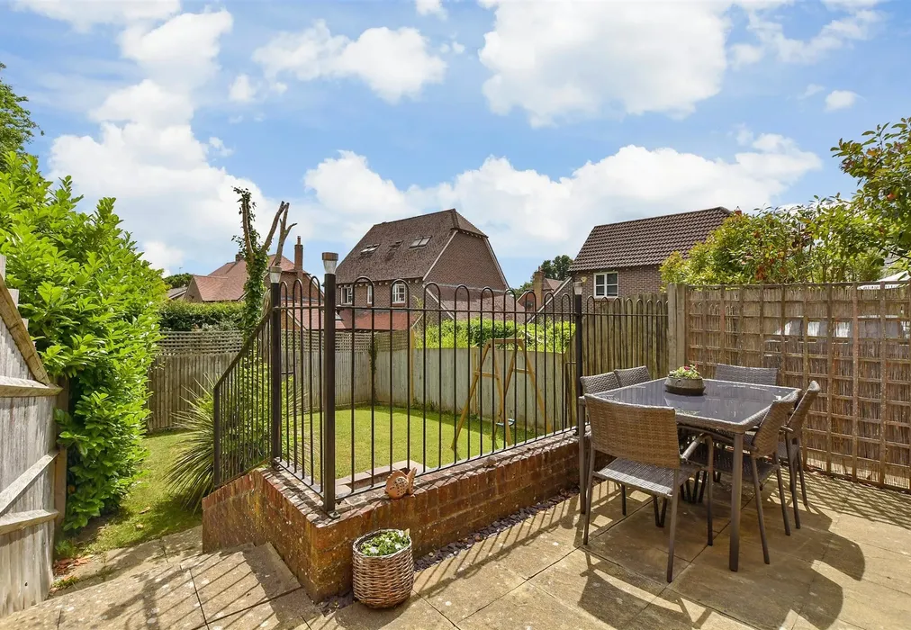 Rear Garden - Willetts Way, Loxwood, West Sussex - Wards of Kent