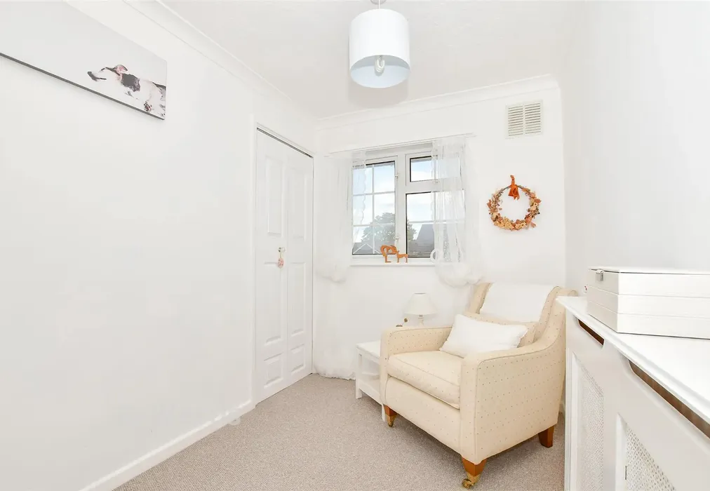 Bedroom 3 - Linkway, Ditton, Aylesford, Kent - Wards of Kent