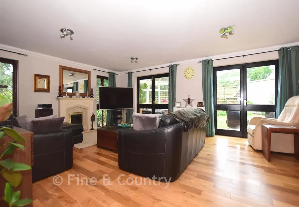Lounge - Worcester Grove, Broadstairs, Kent - Wards of Kent