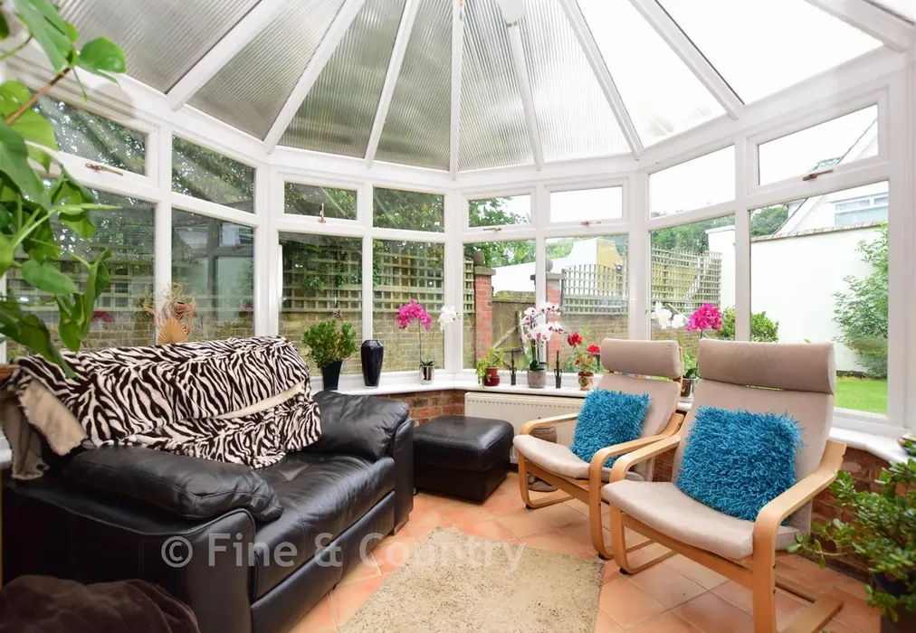 Conservatory - Worcester Grove, Broadstairs, Kent - Wards of Kent