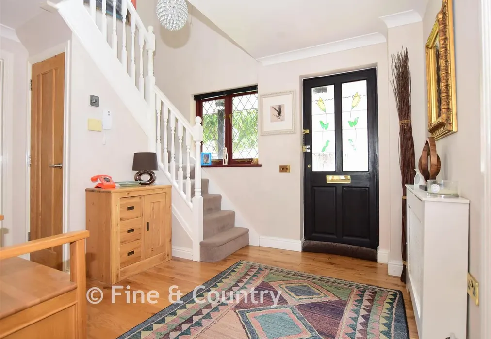 Entrance Hall - Worcester Grove, Broadstairs, Kent - Wards of Kent