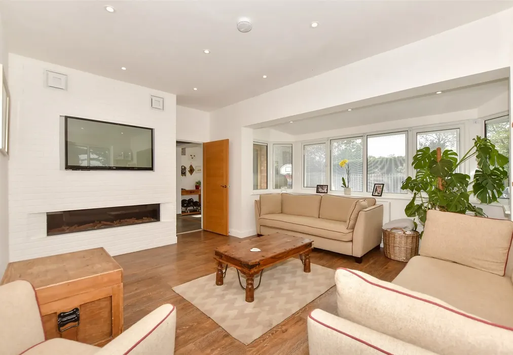 Lounge - Belcaire Close, Lympne, Kent - Wards of Kent