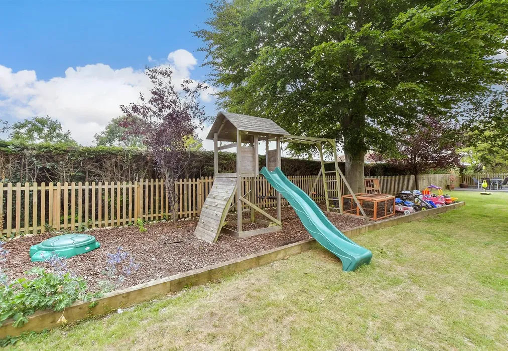External Lifestyle Photograph - Belcaire Close, Lympne, Kent - Wards of Kent