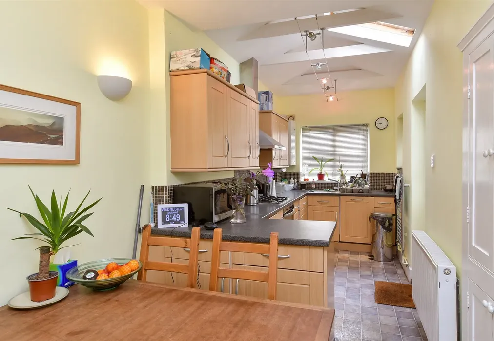 Kitchen/Breakfast Room - Cleve Terrace, Lewes, East Sussex - Wards of Kent