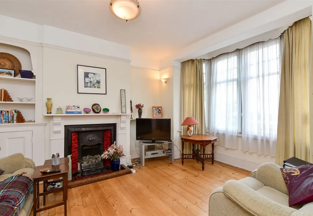 Lounge - Cleve Terrace, Lewes, East Sussex - Wards of Kent