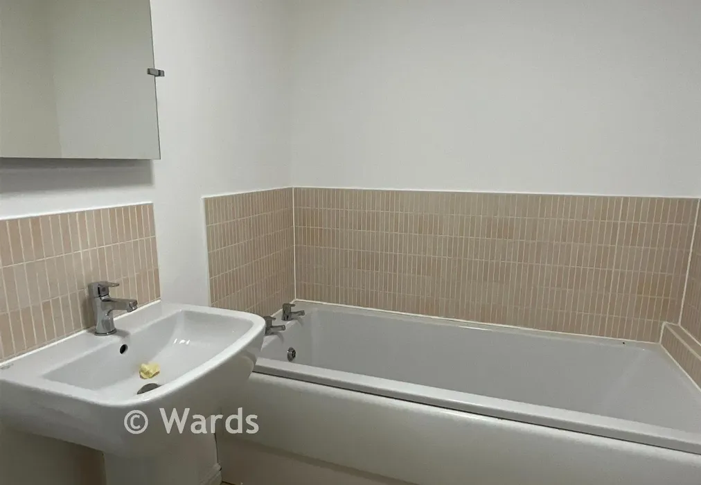 Bathroom. - Castle Drive, Margate, Kent - Wards of Kent