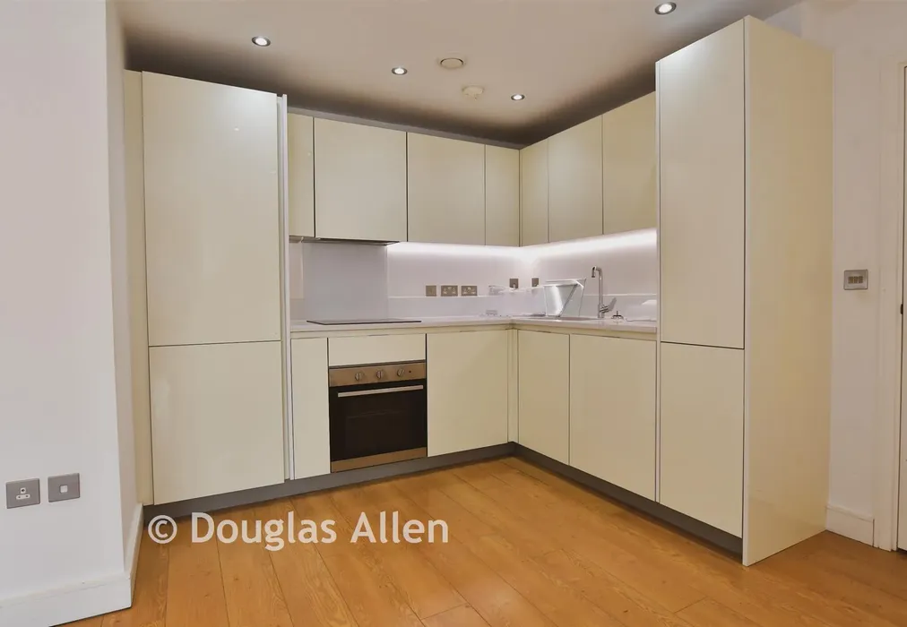 Kitchen - The Broadway, Loughton, Essex - Wards of Kent