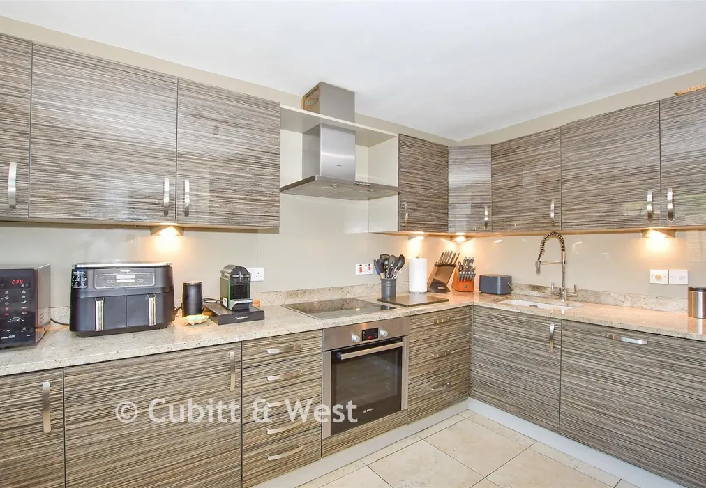 Kitchen - Croydon Road, Caterham, Surrey - Wards of Kent