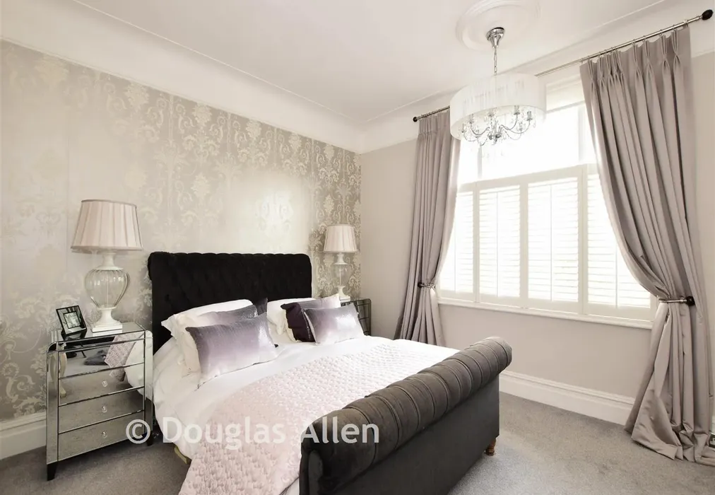 Bedroom 4 - Monkhams Hall, Waltham Abbey, Essex - Wards of Kent