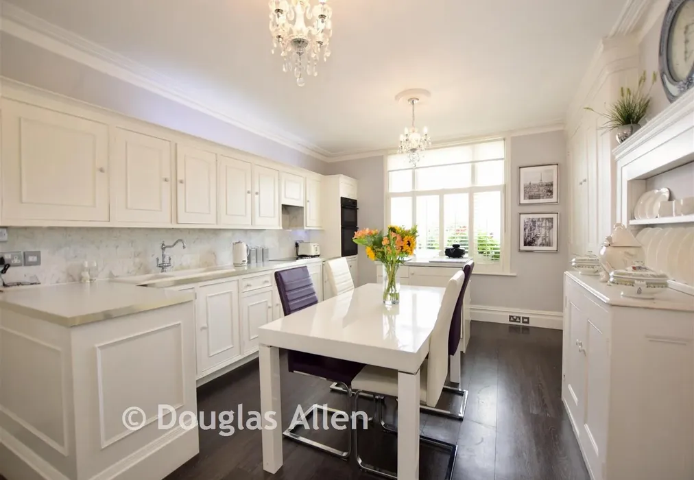 Kitchen/Breakfast Room - Monkhams Hall, Waltham Abbey, Essex - Wards of Kent