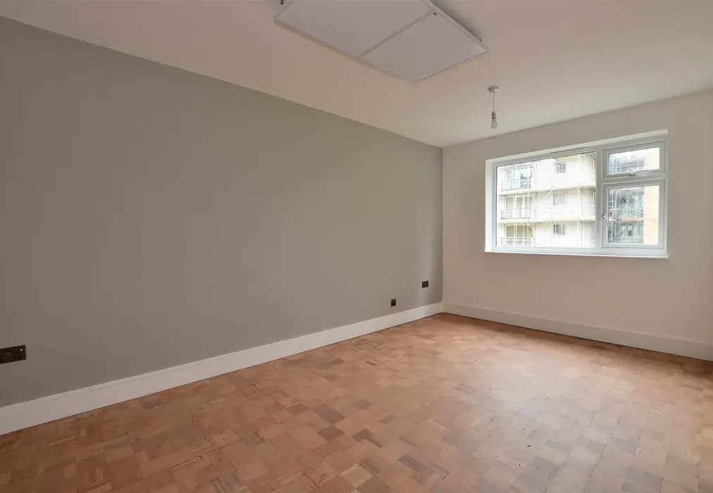 Kitchen/ Living Room - Ferndale Close, Tunbridge Wells, Kent - Wards of Kent