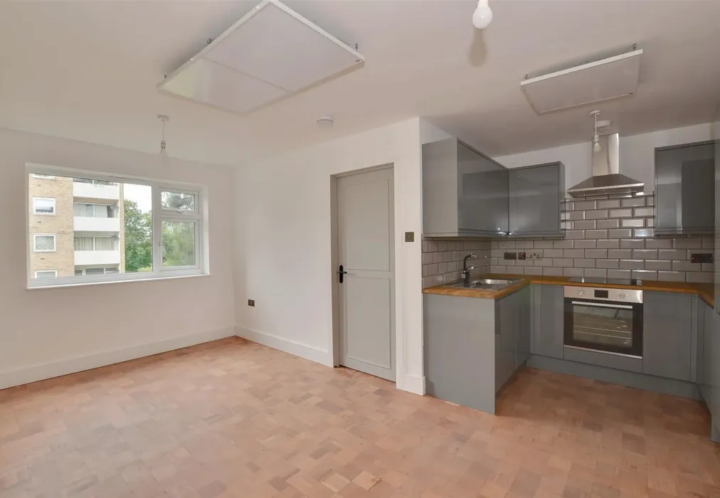 Kitchen/ Living Room - Ferndale Close, Tunbridge Wells, Kent - Wards of Kent