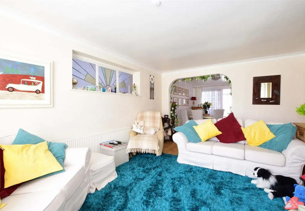 Lounge - Goda Road, Littlehampton, West Sussex - Wards of Kent