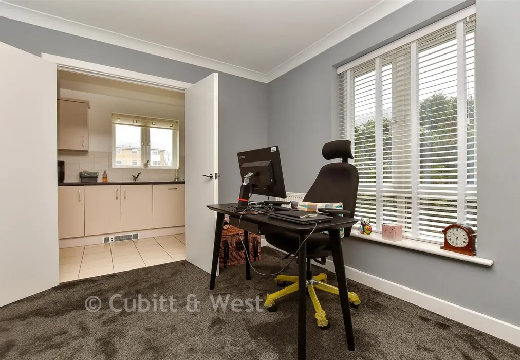 Lounge/Diner - Tupwood Lane, Caterham, Surrey - Wards of Kent