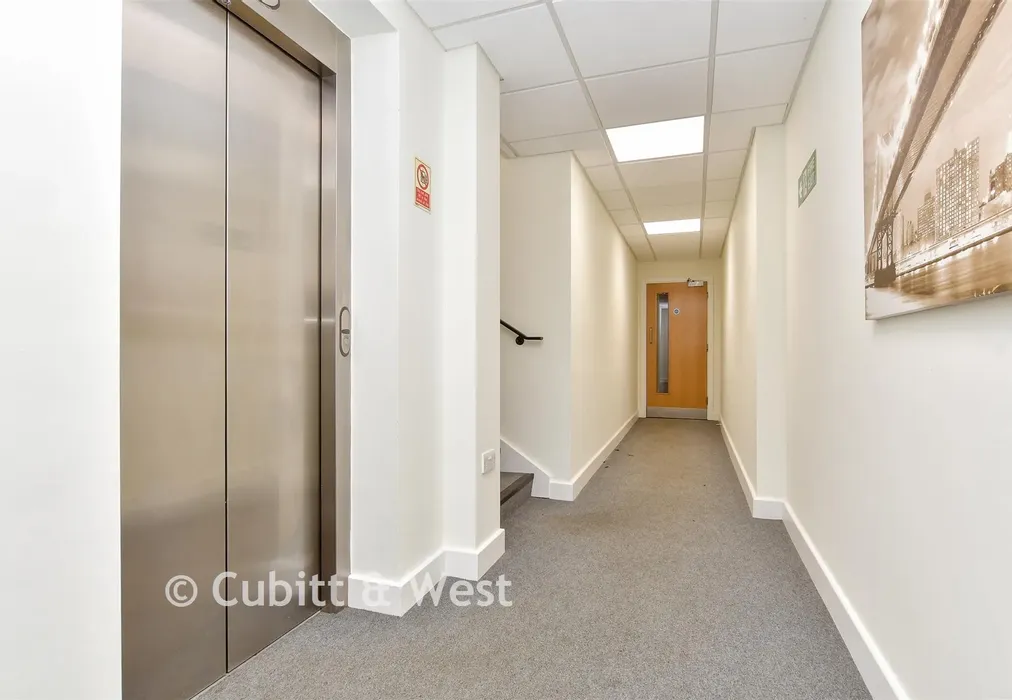 Internal Feature - Tupwood Lane, Caterham, Surrey - Wards of Kent
