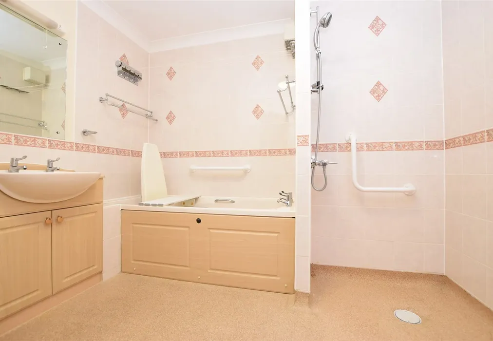 Wet Room - London Road, Redhill, Surrey - Wards of Kent