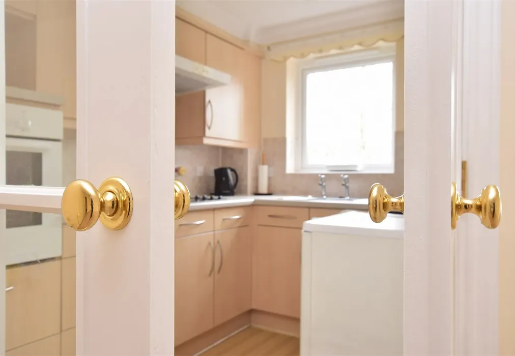 Internal Lifestyle Photograph - London Road, Redhill, Surrey - Wards of Kent
