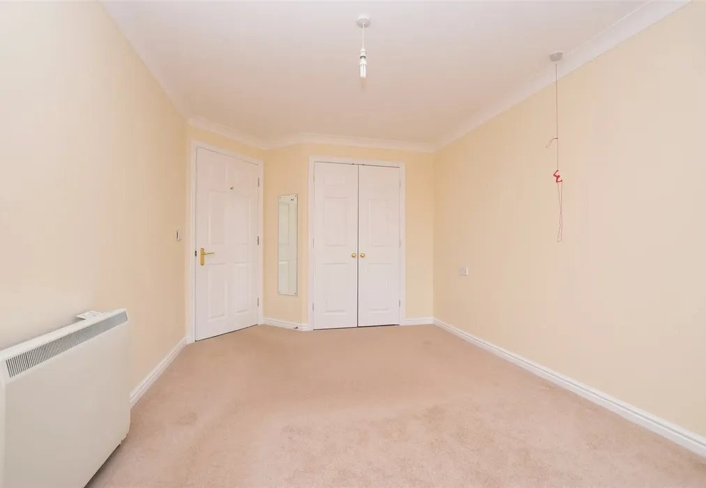 Bedroom - London Road, Redhill, Surrey - Wards of Kent