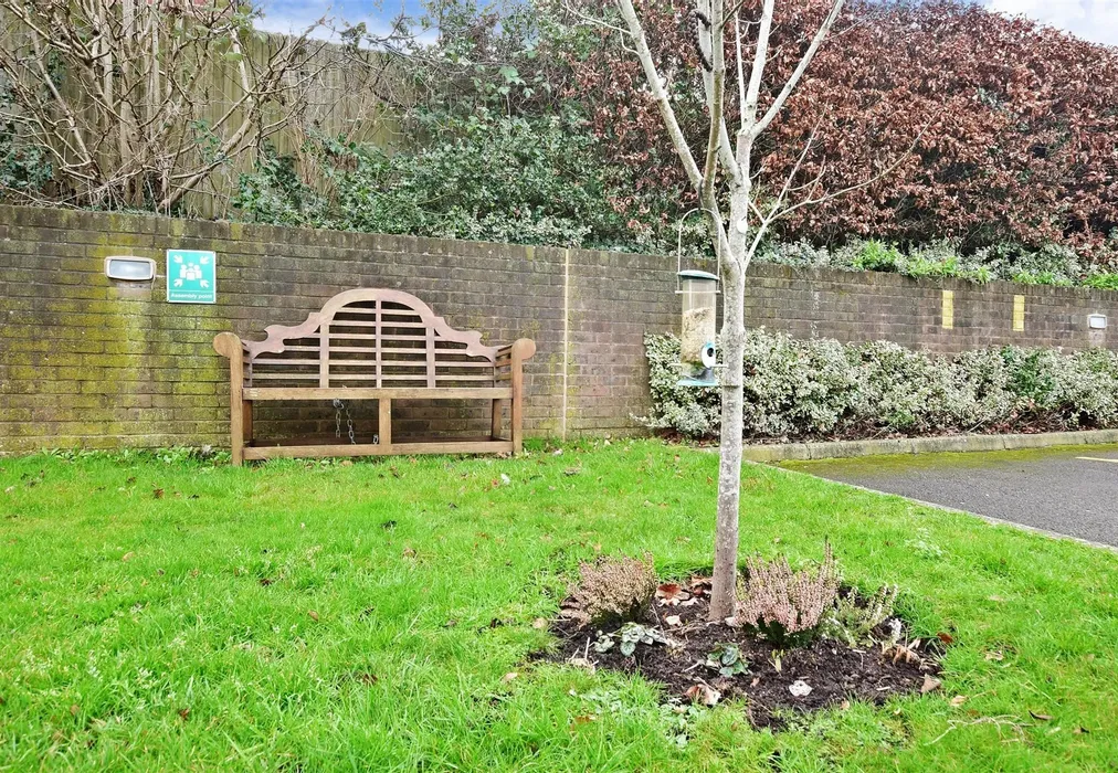 Communal Gardens - London Road, Redhill, Surrey - Wards of Kent