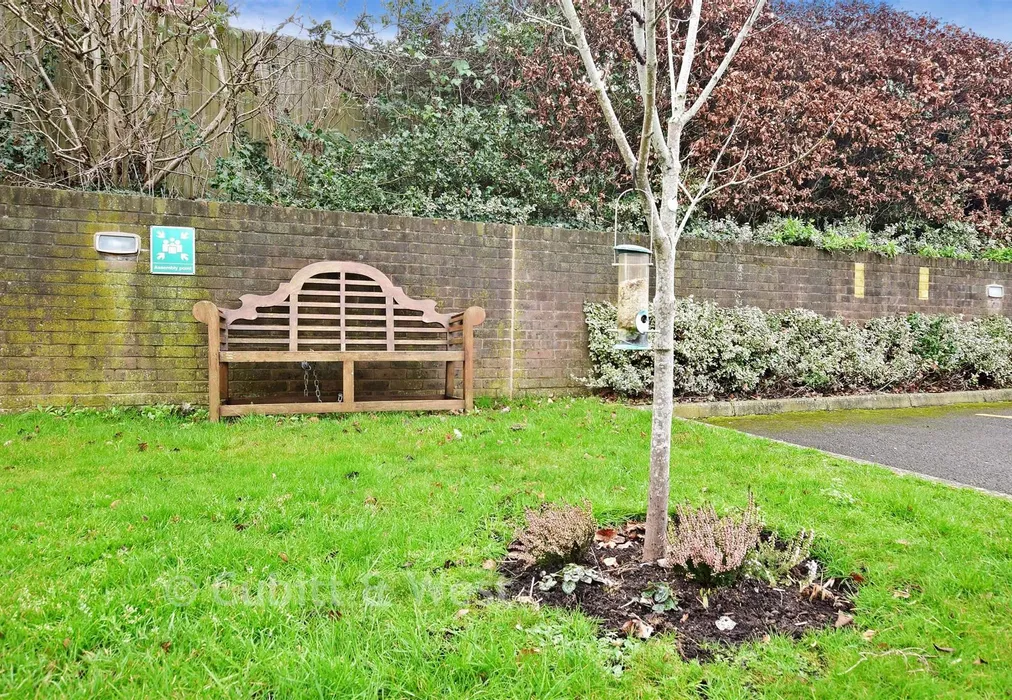 Communal Gardens - London Road, Redhill, Surrey - Wards of Kent