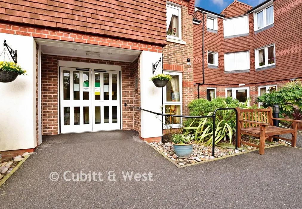 External Lifestyle Photograph - London Road, Redhill, Surrey - Wards of Kent