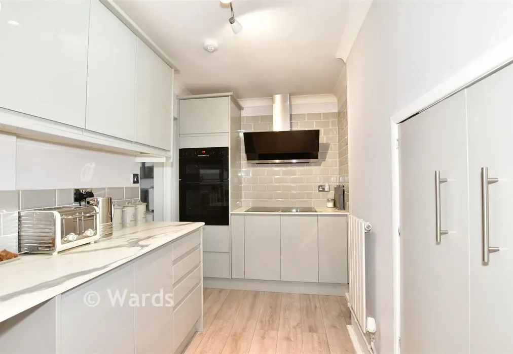 Kitchen - Chulkhurst, Biddenden, Kent - Wards of Kent