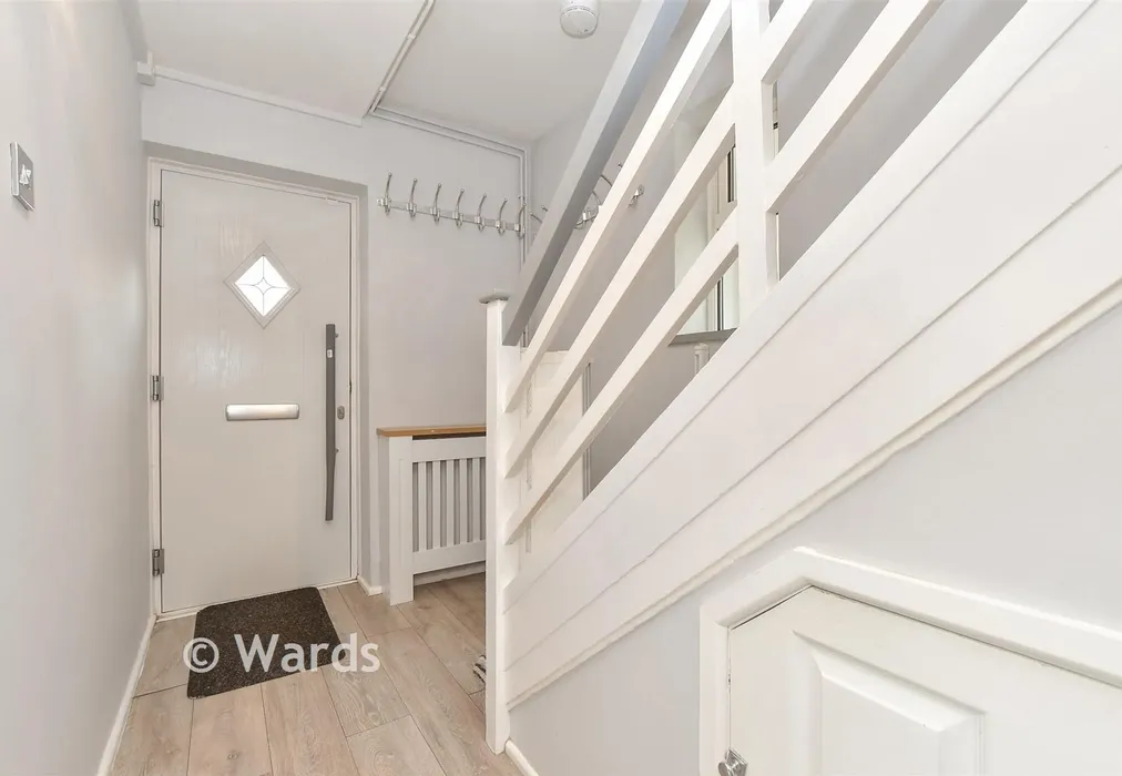 Entrance Hall - Chulkhurst, Biddenden, Kent - Wards of Kent