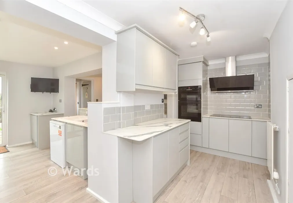 Kitchen - Chulkhurst, Biddenden, Kent - Wards of Kent