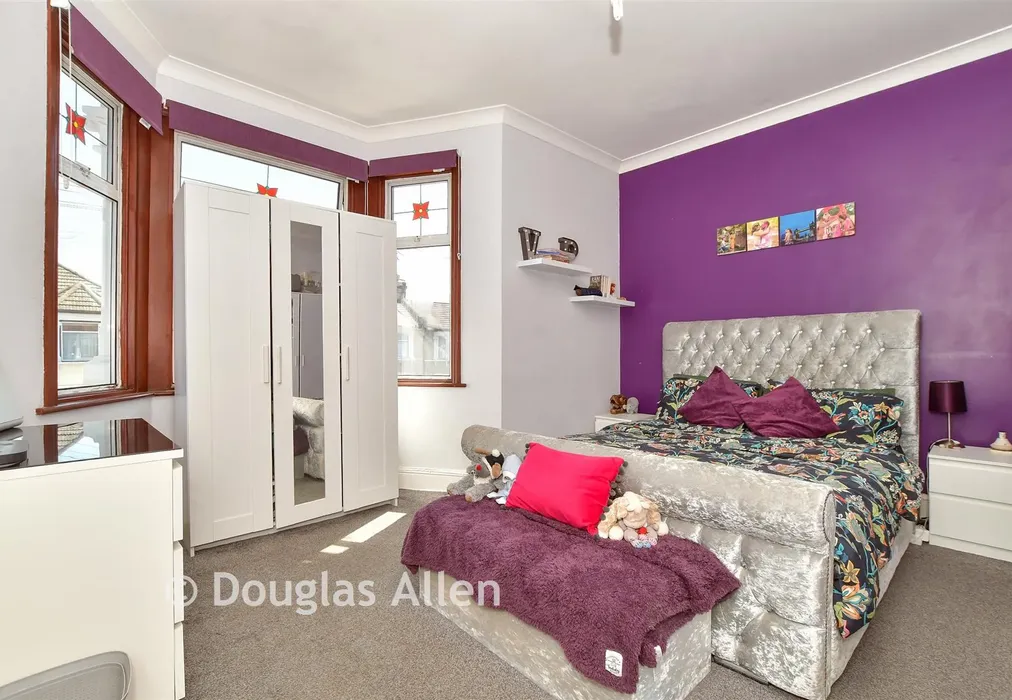 Bedroom 1 B - Blythswood Road, Seven KIngs, Essex - Wards of Kent