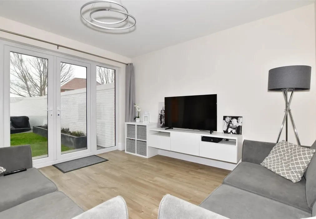 Kitchen/Family Room - Lovell Close, Herne Bay, Kent - Wards of Kent