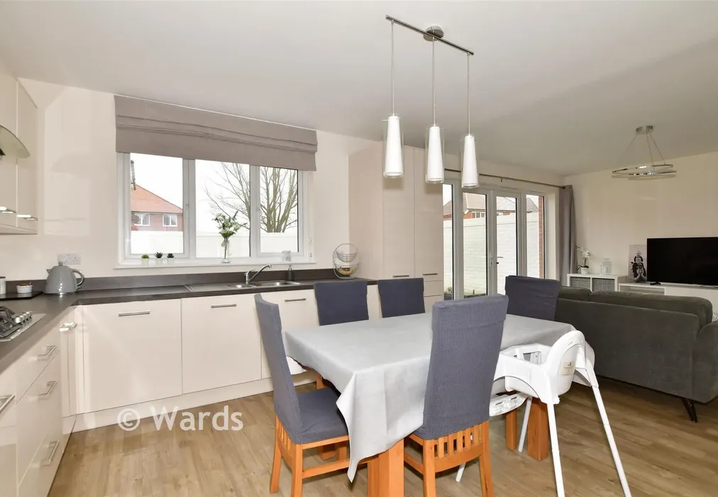 Kitchen - Lovell Close, Herne Bay, Kent - Wards of Kent