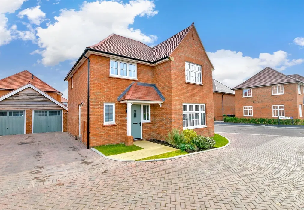 Bedroom 1 - Lovell Close, Herne Bay, Kent - Wards of Kent