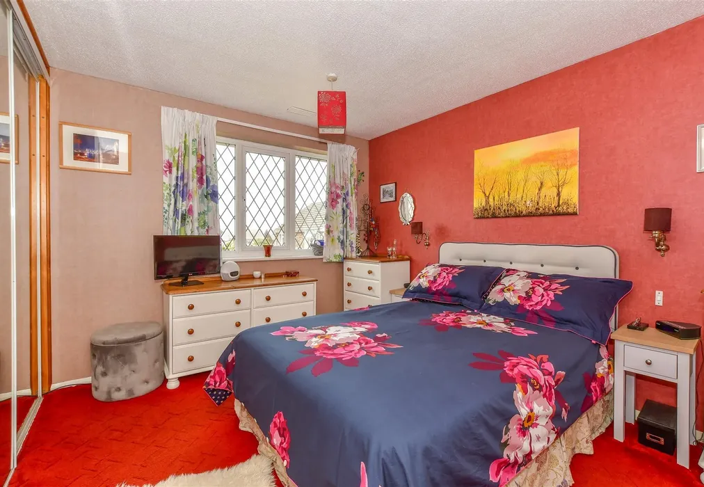 Bedroom 1 - Slaney Road, Staplehurst, Kent - Wards of Kent