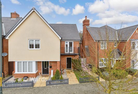 Beacon Avenue, Kings Hill, West Malling, Kent - Wards of Kent