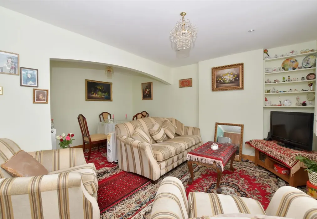 Lounge 3 - Lawrence Avenue, Rustington, West Sussex - Wards of Kent