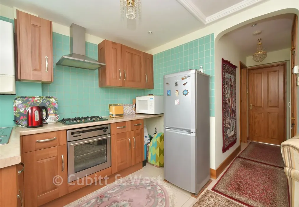 Kitchen - Lawrence Avenue, Rustington, West Sussex - Wards of Kent