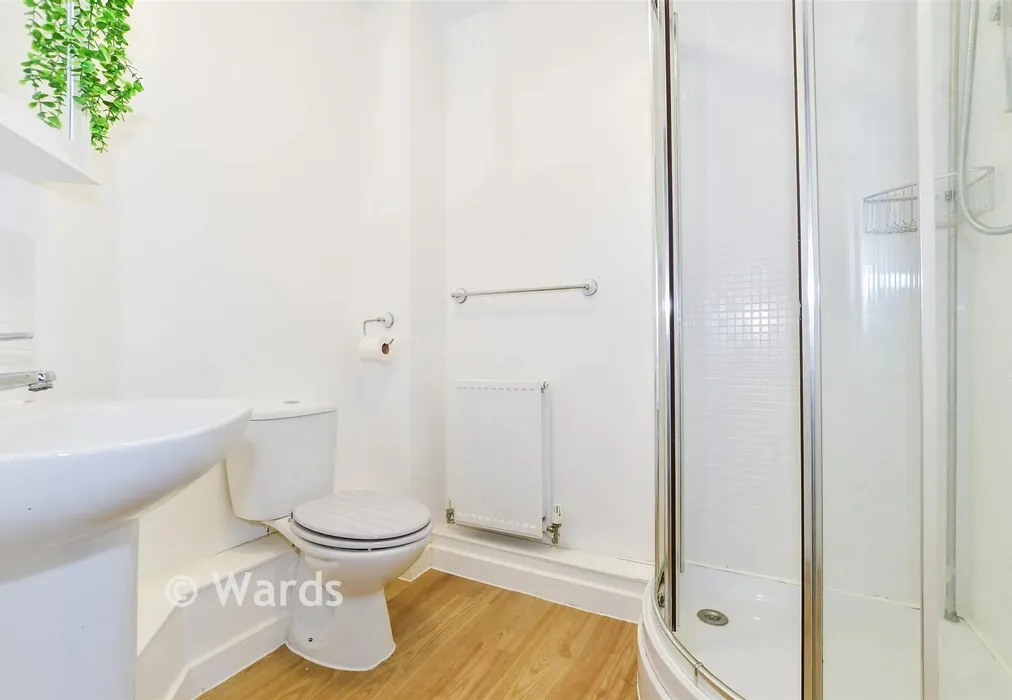 En-Suite Shower Room - The Farrows, Maidstone, Kent - Wards of Kent