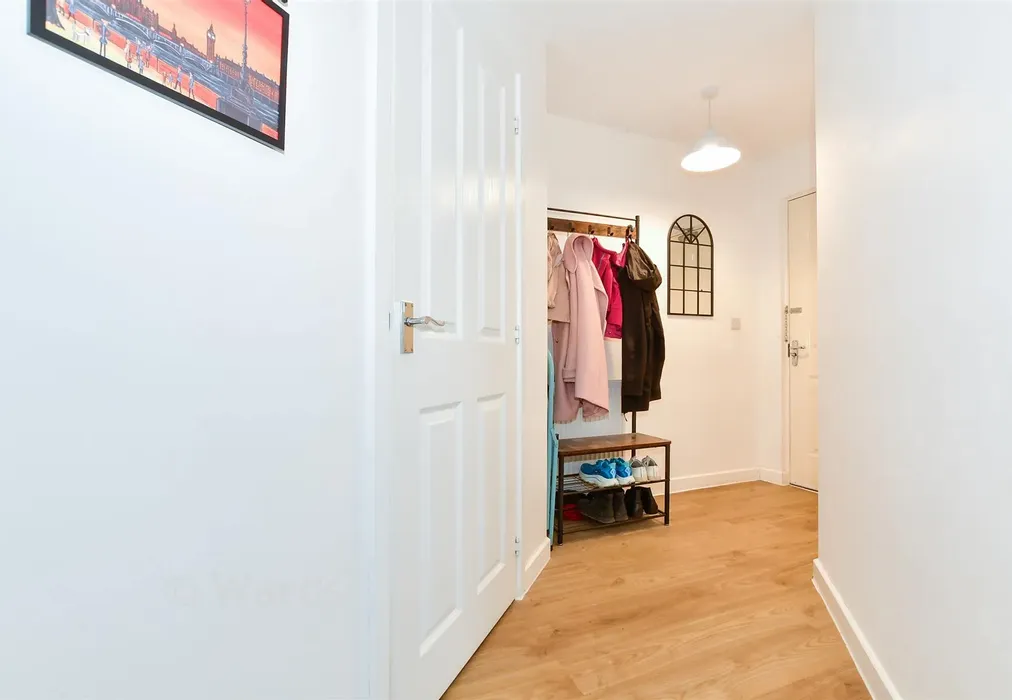 Entrance Hall - The Farrows, Maidstone, Kent - Wards of Kent