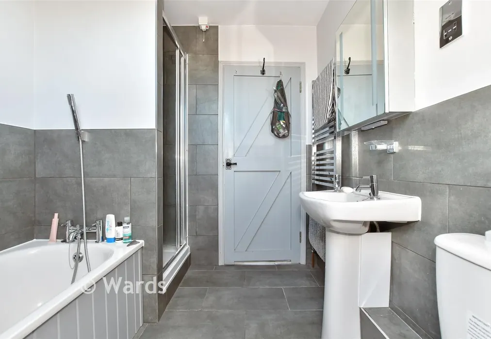 Bathroom - North Foreland Estate, Broadstairs, Kent - Wards of Kent