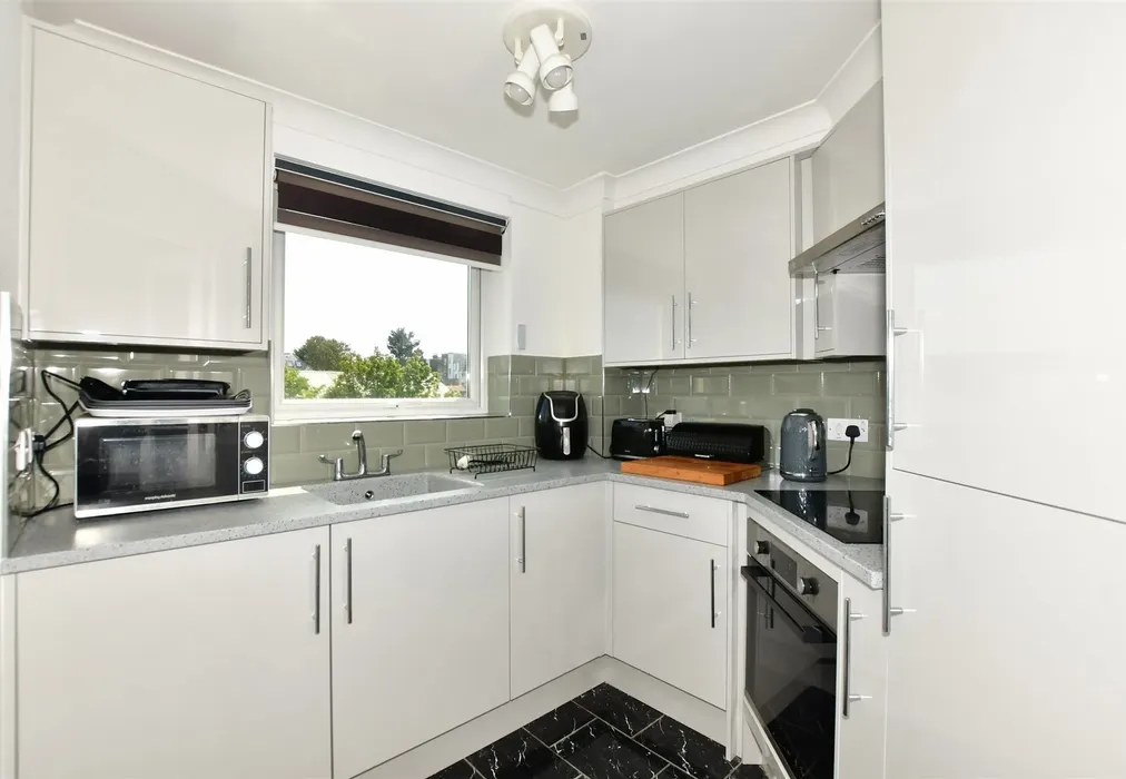 Kitchen - Harold Road, Cliftonville, Margate, Kent - Wards of Kent