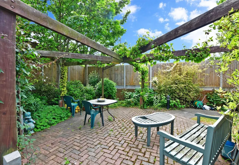 Communal Gardens - Harold Road, Cliftonville, Margate, Kent - Wards of Kent