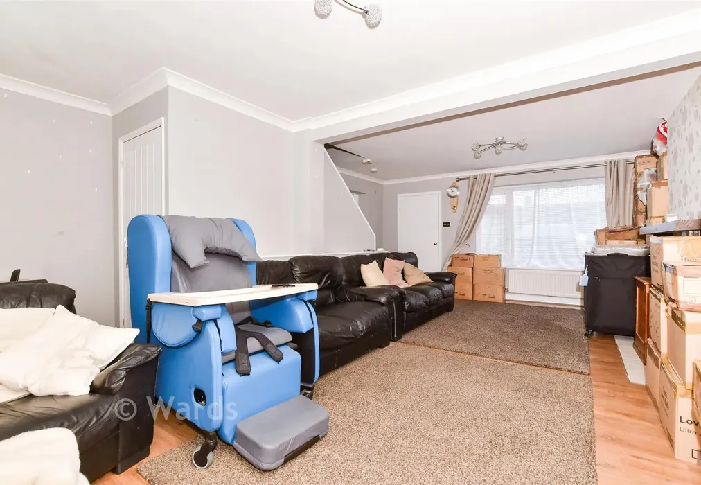Lounge - Broadoak Avenue, Maidstone, Kent - Wards of Kent