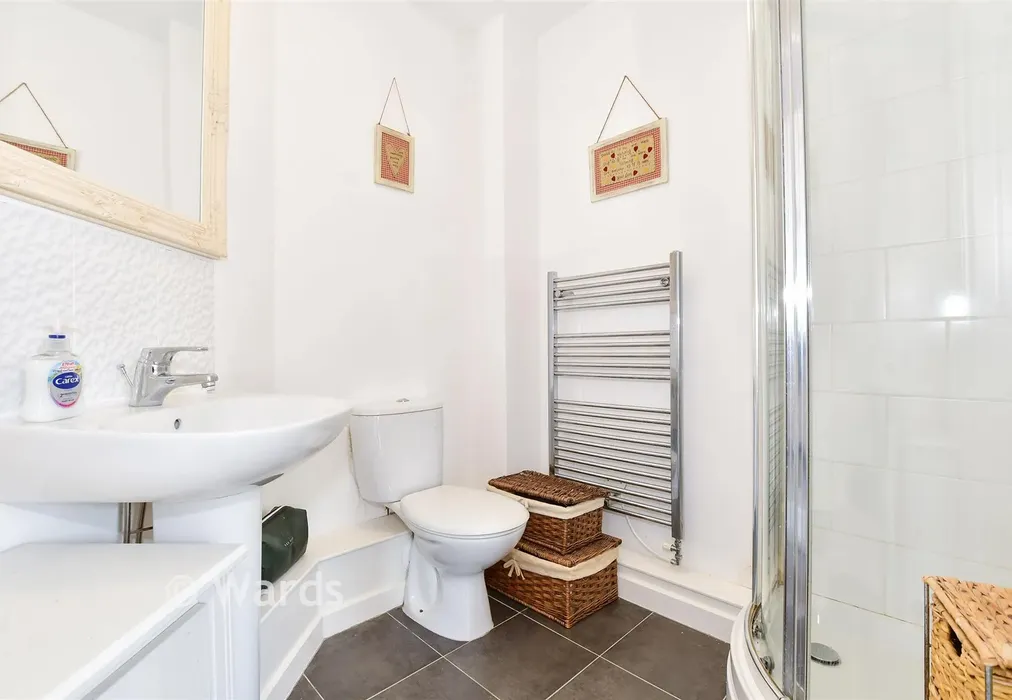 En-Suite Shower Room - The Farrows, Maidstone, Kent - Wards of Kent