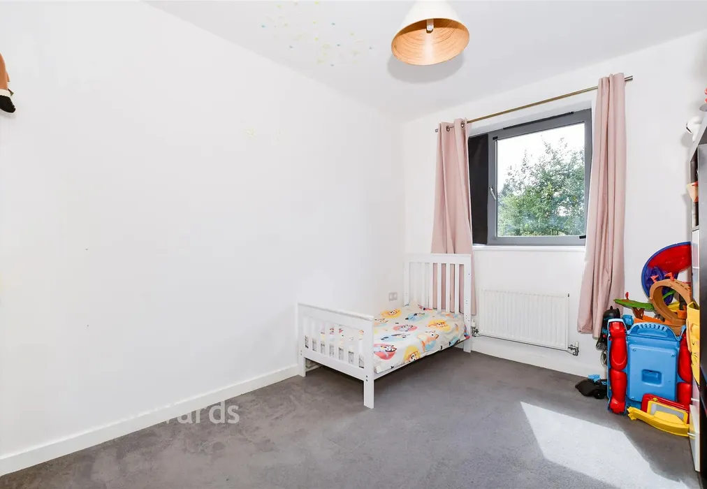 Bedroom 2 - The Farrows, Maidstone, Kent - Wards of Kent