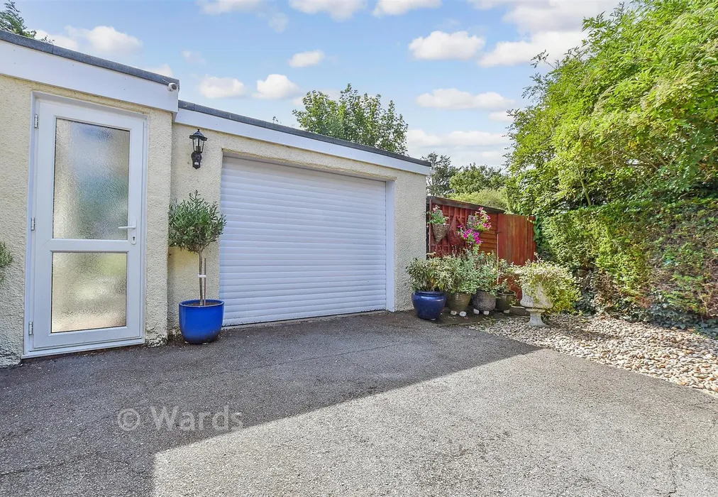 Garage - Mitcham Road, Dymchurch, Romney Marsh, Kent - Wards of Kent