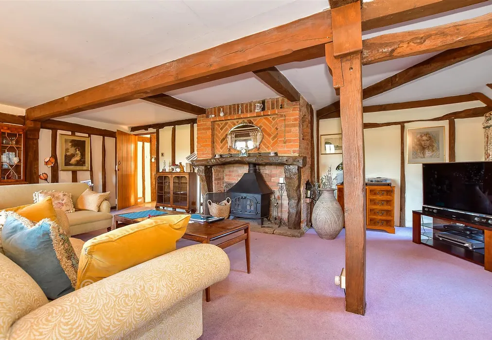 Lounge - Collier Street, Tonbridge, Kent - Wards of Kent